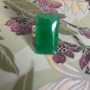 Elegant Green Stone Ring